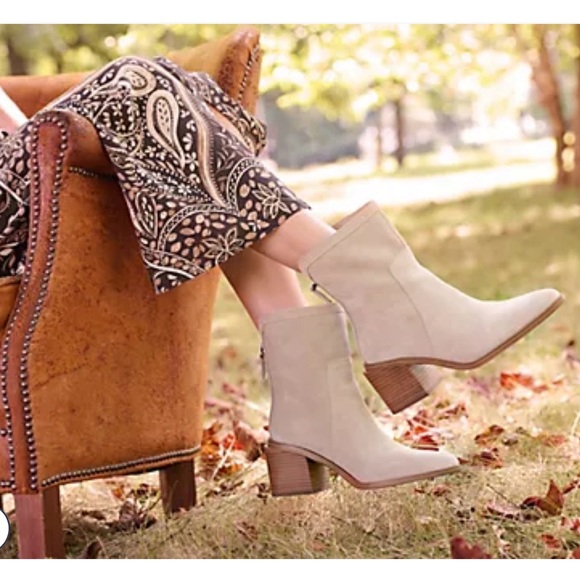Vince Camuto Kortimy Brown Suede Boots